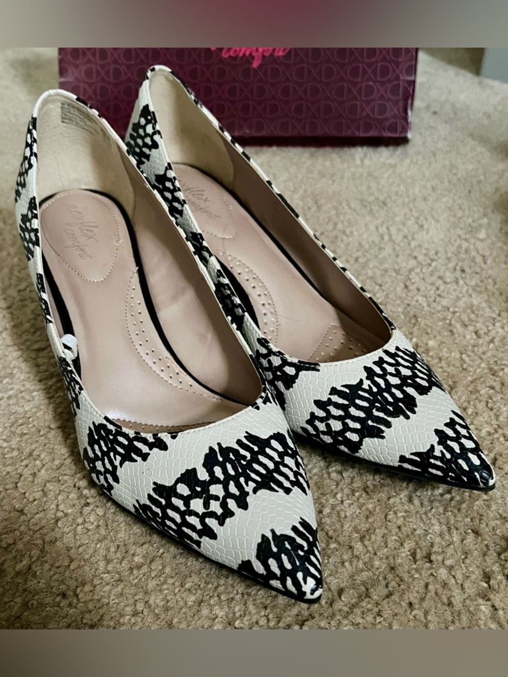 Pointed Toe Black & White Patterned Kitten Heels